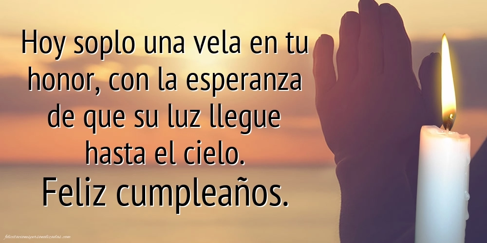 Imágenes de Feliz Cumpleaños en el Cielo: Velas y flores conmemorativas